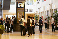 Picture of people in a mall